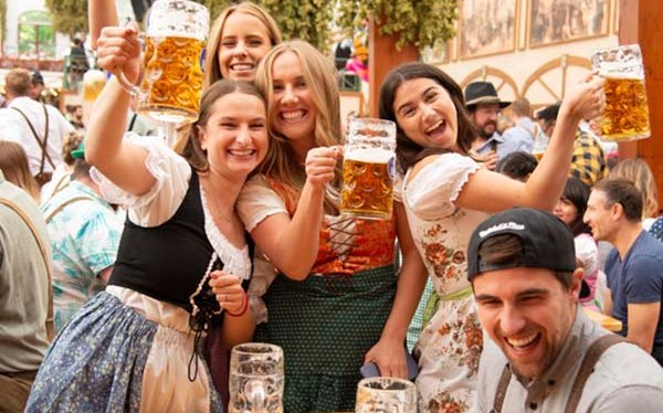 Festas em Santa Catarina: Oktoberfest e outros roteiros para visitar em outubro!