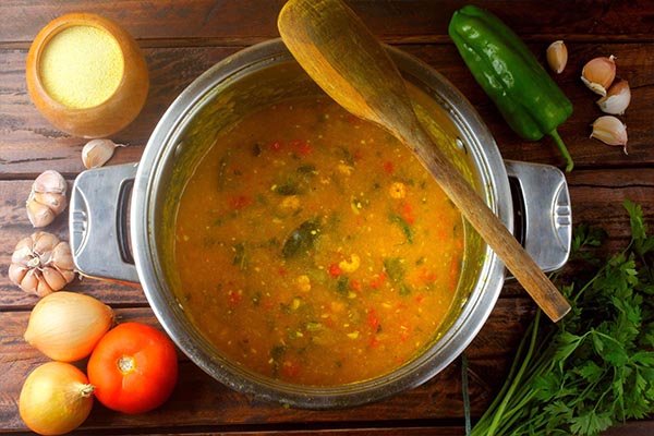 Pirão – peixe e farinha de mandioca - comidas típicas de Santa Catarina