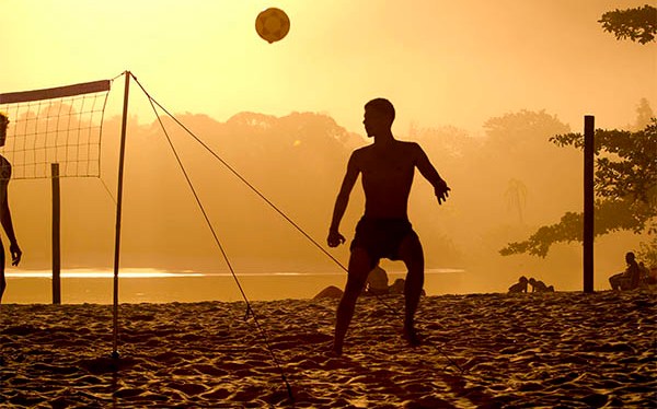 Conheça os melhores esportes de praia para praticar em Itapema